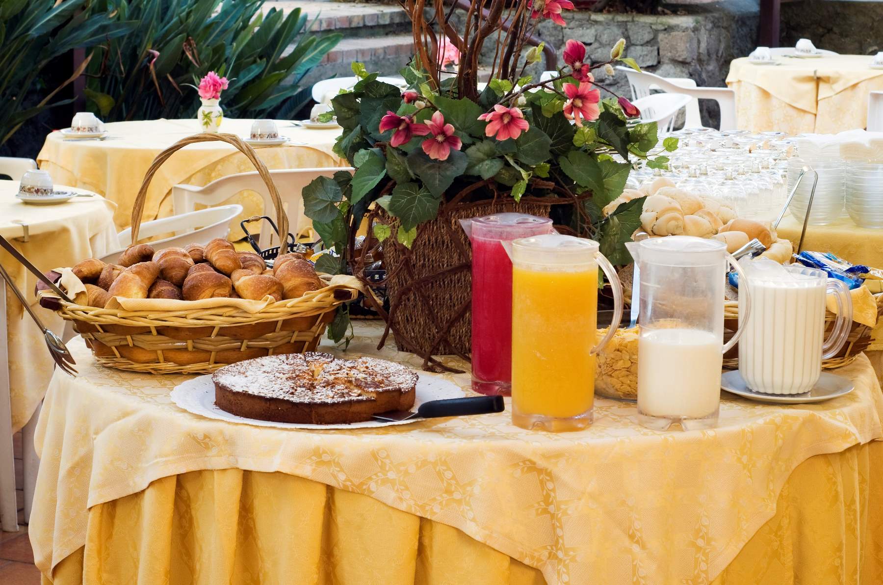Colazione a buffet per famiglie - Family Hotel Le Canne Colazione a Buffet - Family Hotel Le Canne a Ischia
