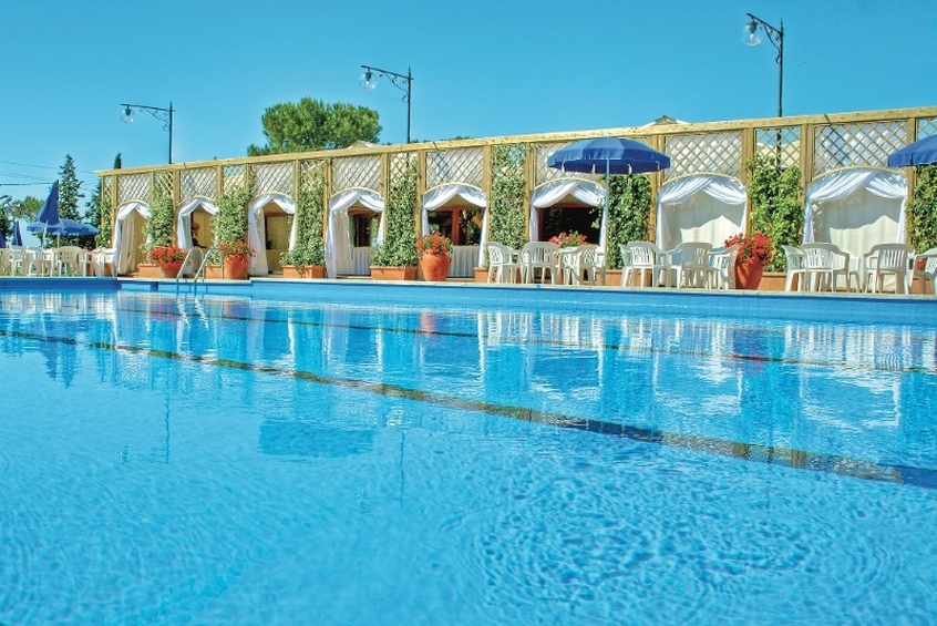 Una delle piscina della fattoria La Principina in Maremma Toscana - Vacanze con i bambini in Maremma Toscana Una delle piscina della fattoria La Principina in Maremma Toscana - Vacanze con i bambini in Maremma Toscana