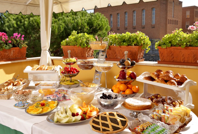 Colazione a Buffet sul Roof Garden - Aurelia Residence a Roma Colazione a buffet per famiglie - Aurelia Residence San Pietro