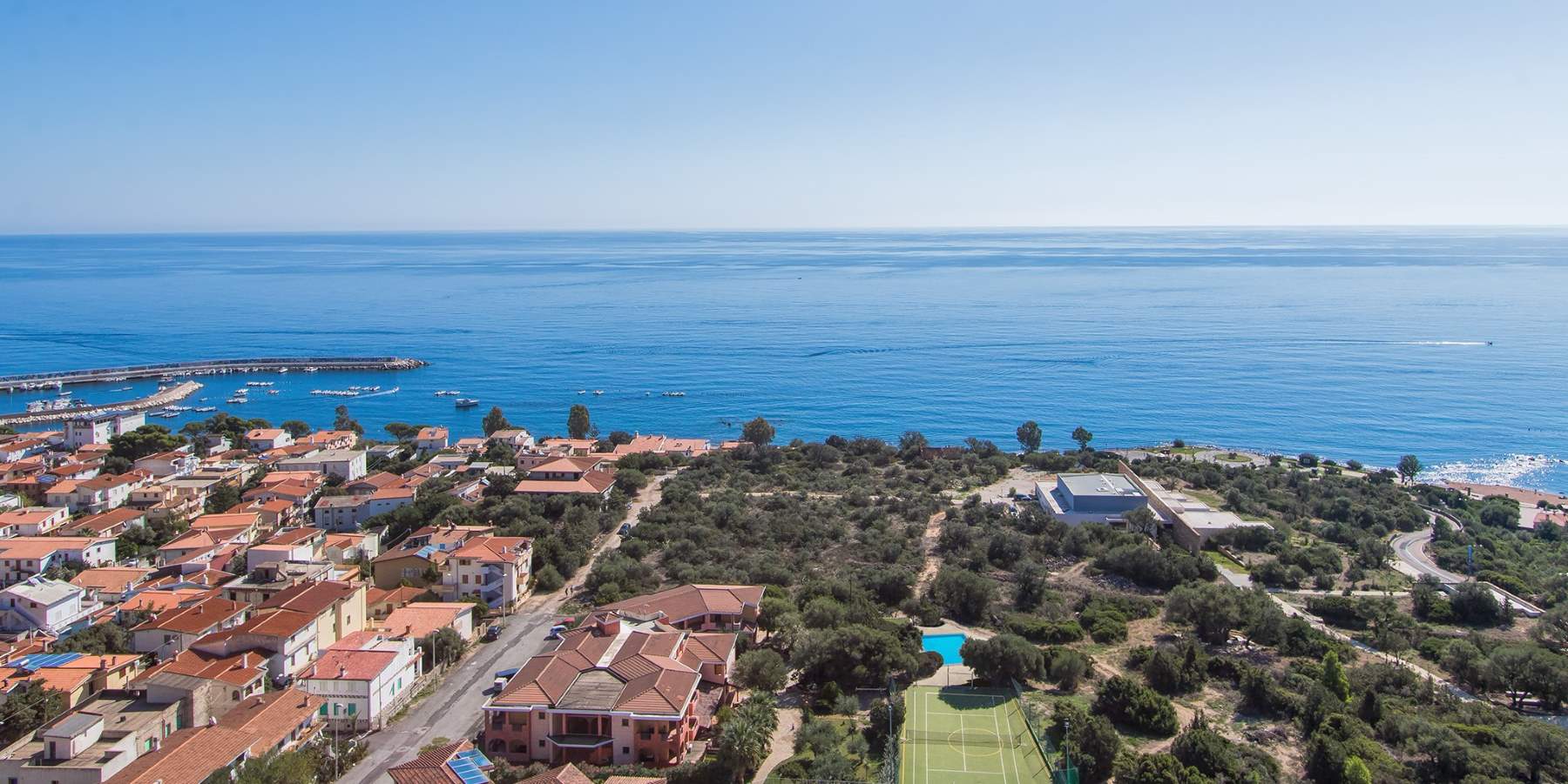 Hotel I Ginepri - Vista spiaggia e porto Hotel I Ginepri per famiglie - Vista spiaggia e porto Cala Gonone