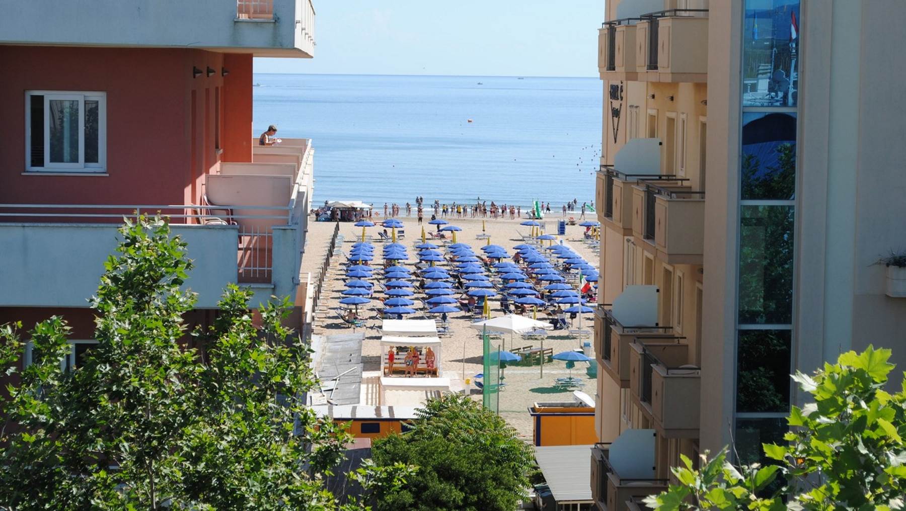 Hotel Sanremo Rimini per famiglie - vista spiaggia Hotel Sanremo Rimini - Spiaggia convenzionata per famiglie
